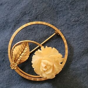 Winward Gold and Cream Floral Brooch